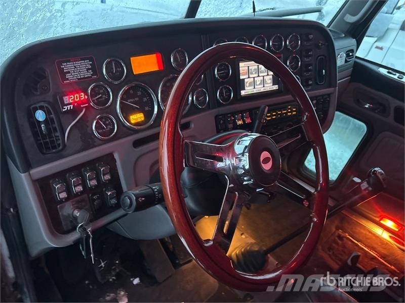 Peterbilt 386 Prime Movers