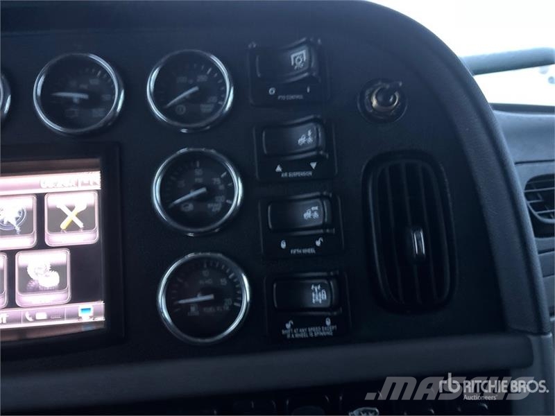 Peterbilt 386 Prime Movers