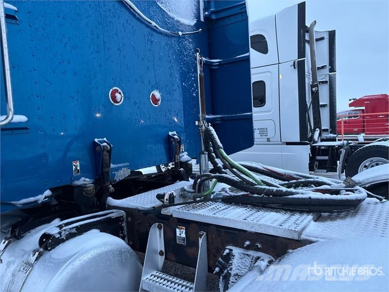 Peterbilt 386 Prime Movers