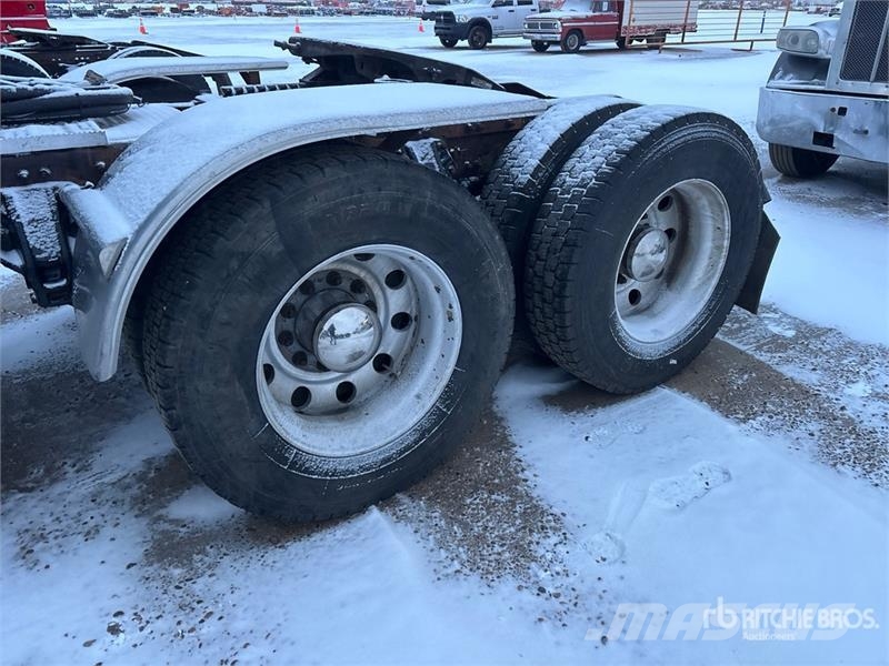 Peterbilt 386 Prime Movers