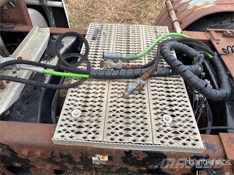 Peterbilt 387 Truck Tractor Units