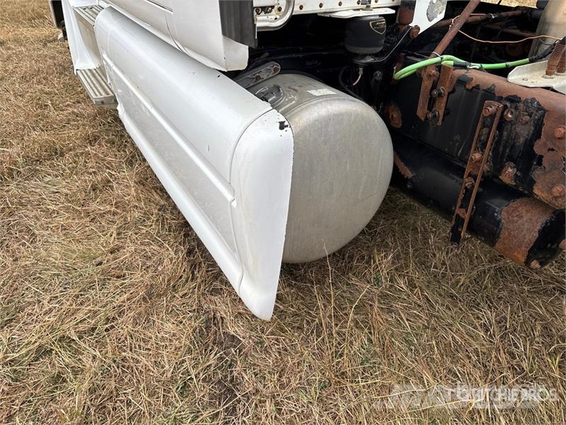 Peterbilt 387 Truck Tractor Units