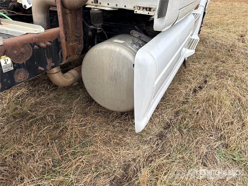 Peterbilt 387 Truck Tractor Units