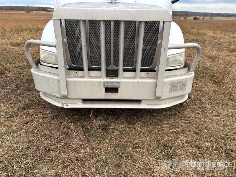 Peterbilt 387 Truck Tractor Units