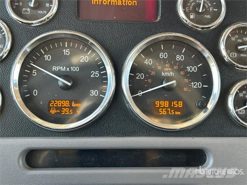 Peterbilt 388 شاحنات قلابة