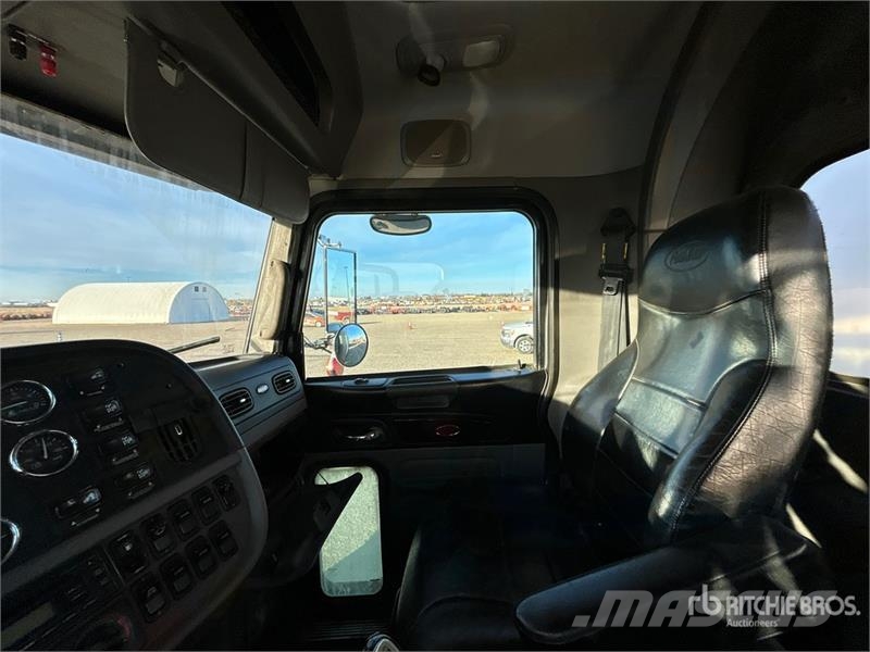 Peterbilt 388 شاحنات قلابة