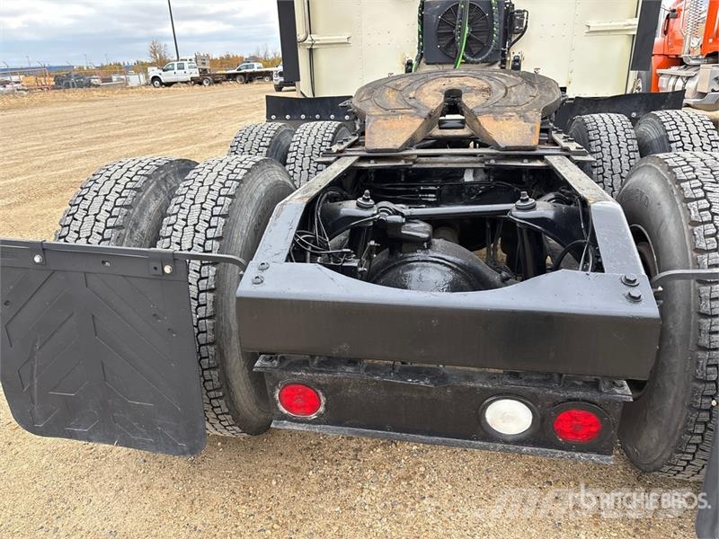 Peterbilt 388 牵引车