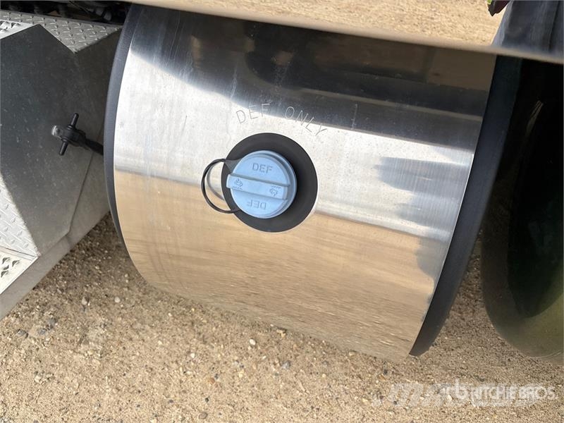 Peterbilt 388 牵引车