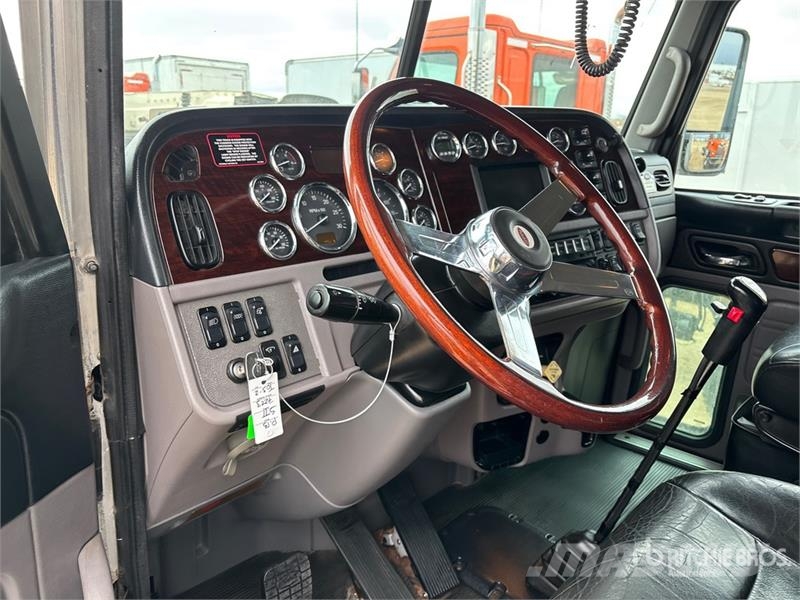 Peterbilt 388 牵引车