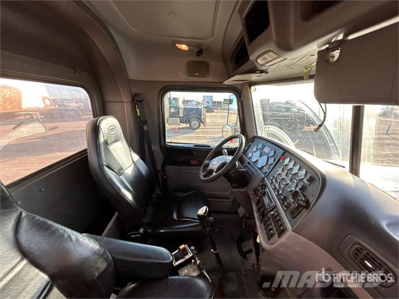 Peterbilt 388 شاحنات قلابة