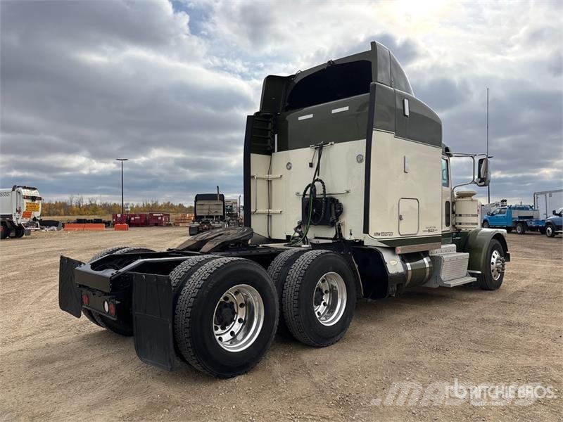 Peterbilt 388 牵引车