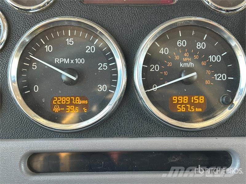 Peterbilt 388 شاحنات قلابة