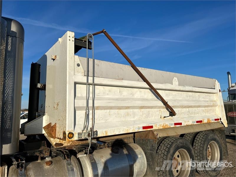 Peterbilt 388 شاحنات قلابة