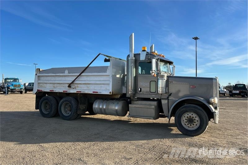 Peterbilt 388 شاحنات قلابة