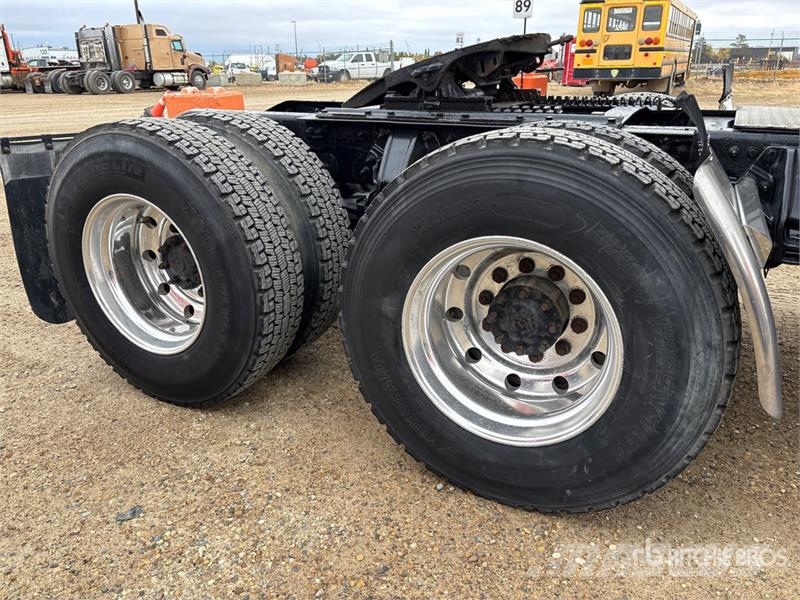 Peterbilt 388 牵引车
