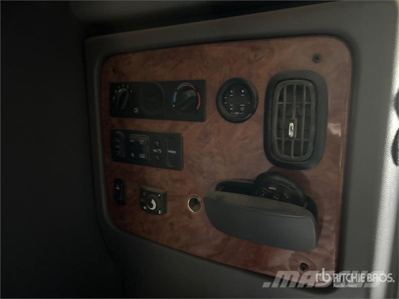 Peterbilt 388 Prime Movers