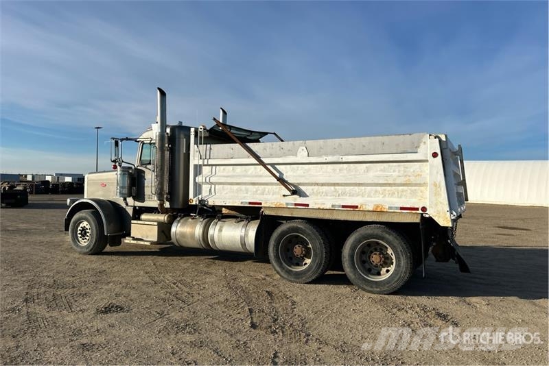 Peterbilt 388 شاحنات قلابة