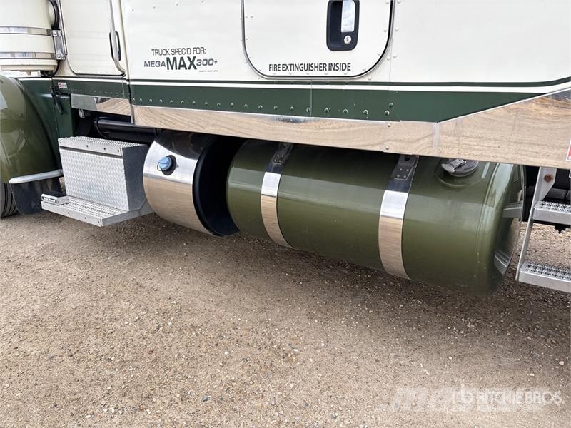 Peterbilt 388 牵引车