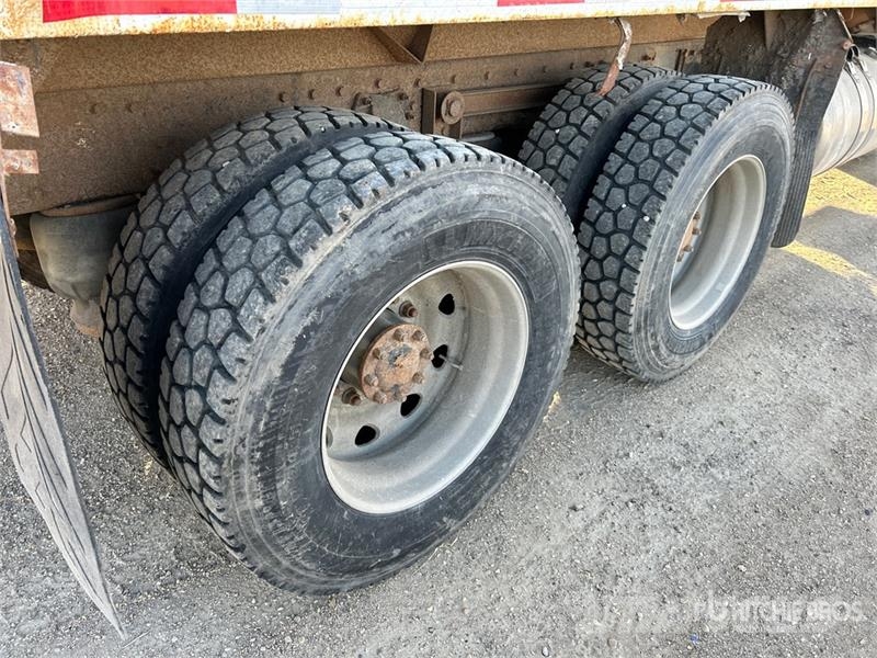 Peterbilt 388 شاحنات قلابة