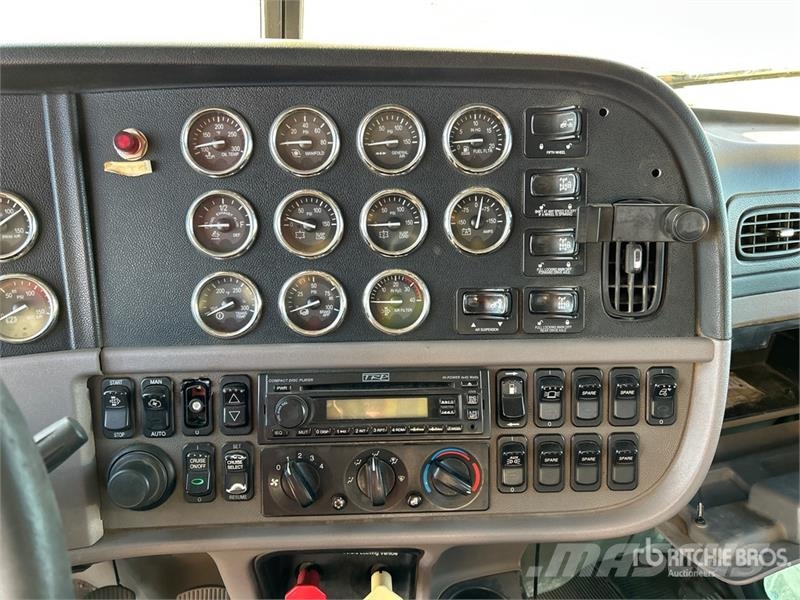 Peterbilt 388 شاحنات قلابة