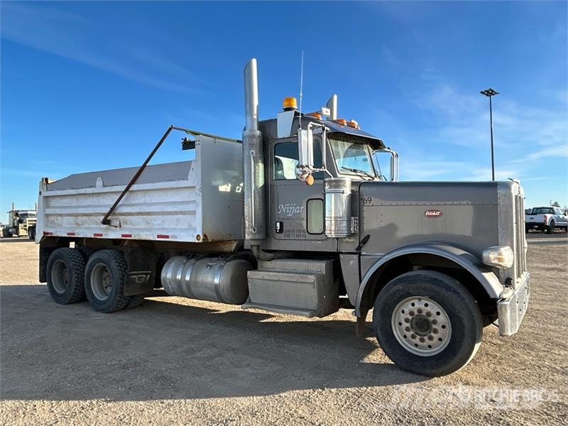 Peterbilt 388 شاحنات قلابة