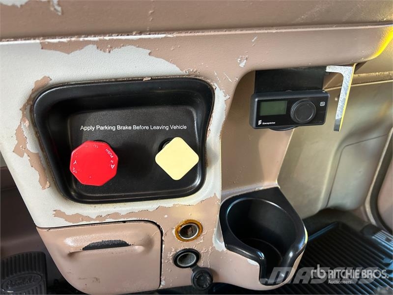Peterbilt 388 Влекачи