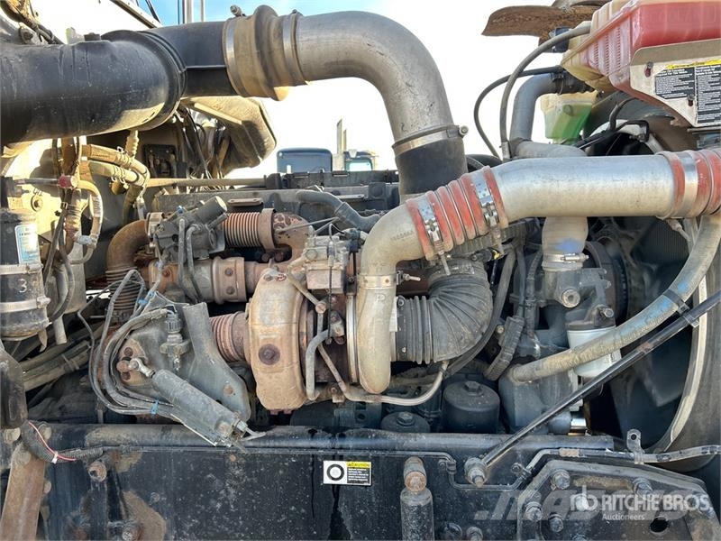 Peterbilt 388 شاحنات قلابة