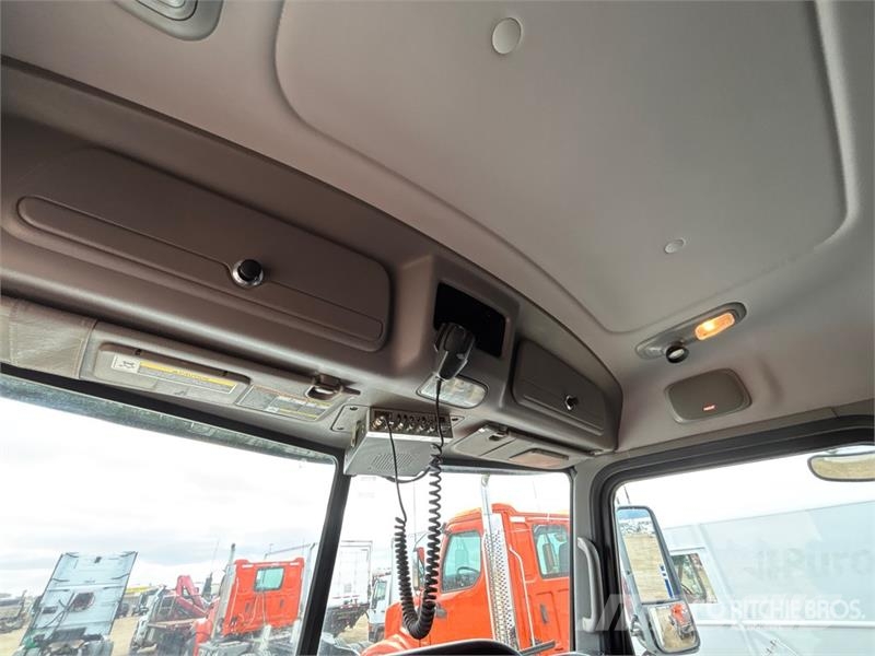 Peterbilt 388 牵引车