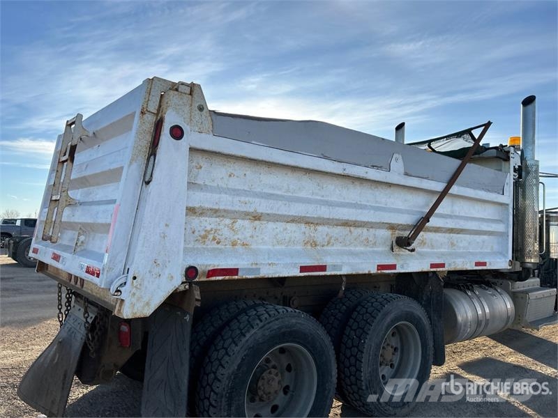 Peterbilt 388 شاحنات قلابة