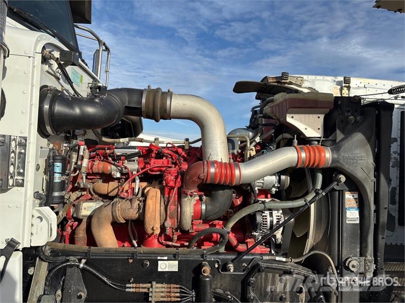 Peterbilt 388 6x4 T/A Tanker Truck タンカートラック