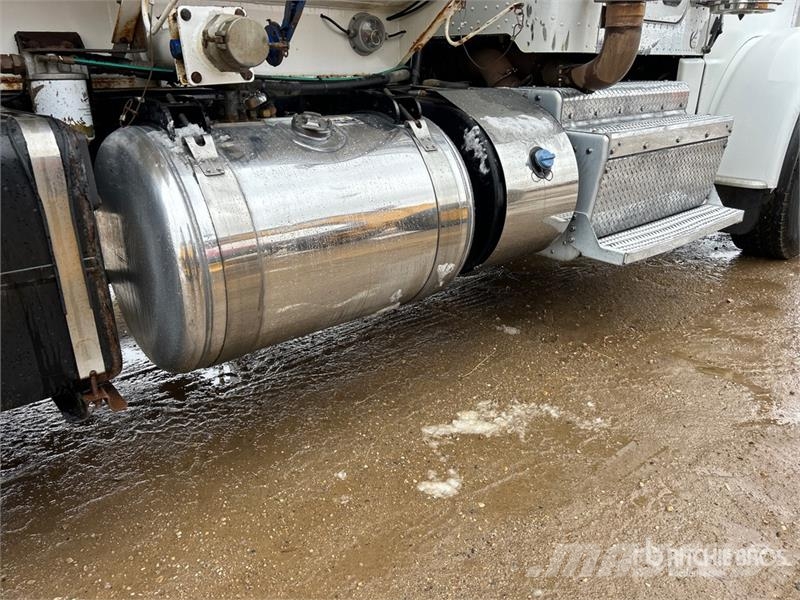 Peterbilt 388 6x4 Tanker Truck Camiones cisternas