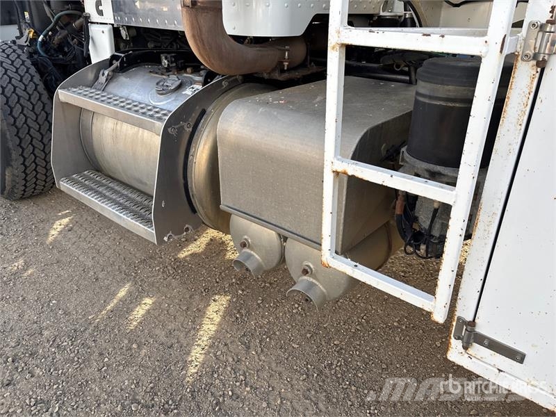 Peterbilt 388 6x4 Tanker Truck Tankwagen