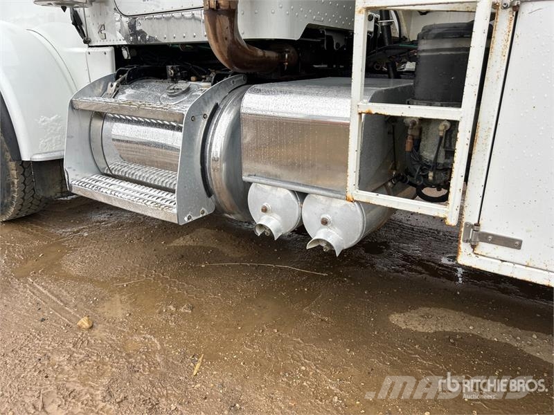 Peterbilt 388 6x4 Tanker Truck Camiones cisternas