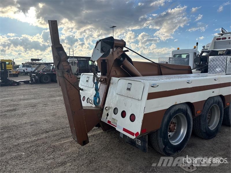 Peterbilt 388 8x6 Sleeper Tow Truck Műszaki mentők