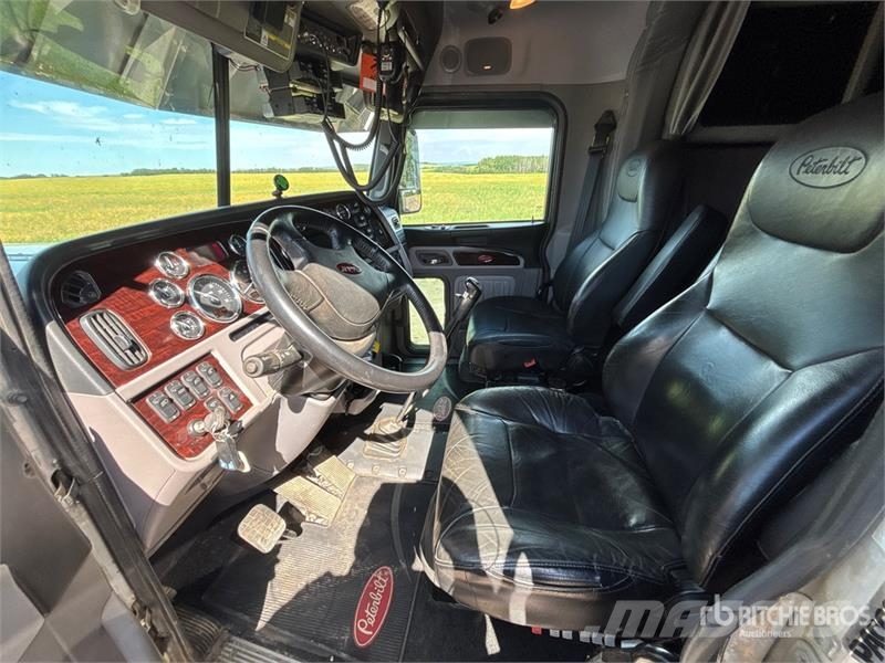 Peterbilt 389 Vetopöytäautot