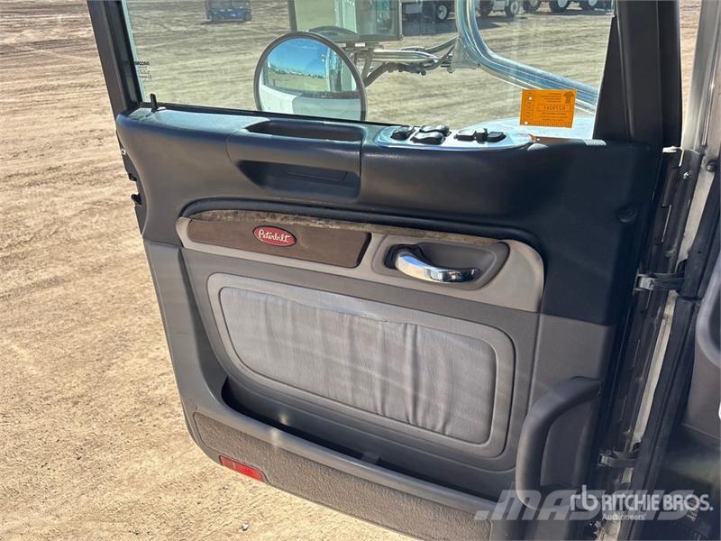 Peterbilt 389 Тягачі