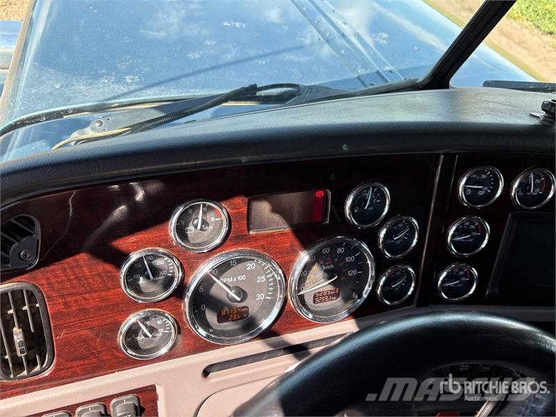 Peterbilt 389 Vetopöytäautot