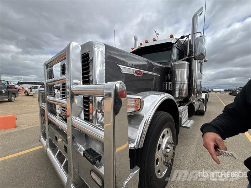 Peterbilt 389 Tahače