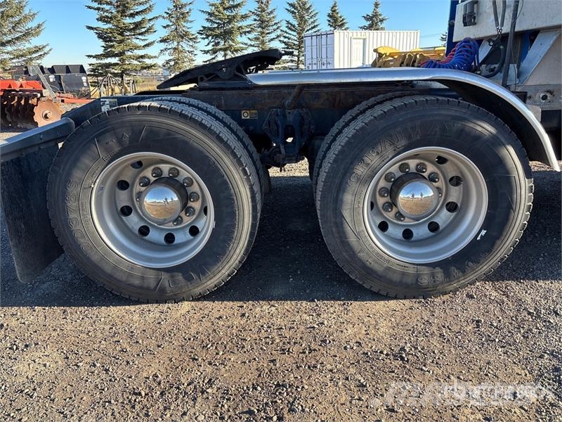 Peterbilt 389 Naudoti vilkikai
