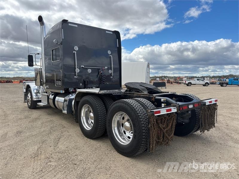 Peterbilt 389 Tahače