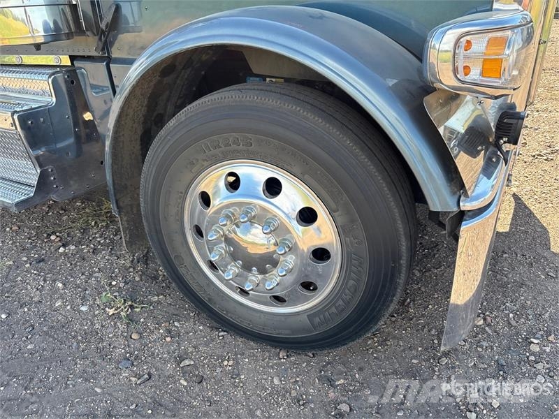Peterbilt 389 Vetopöytäautot