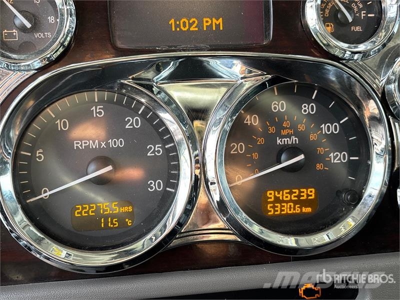 Peterbilt 389 Trekkers