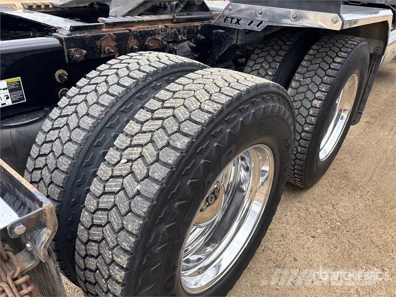 Peterbilt 389 Влекачи