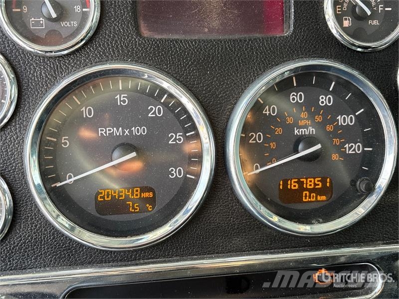 Peterbilt 389 Trekkers