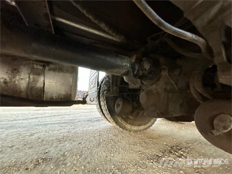 Peterbilt 389 6x4 T/A Dump Truck شاحنات قلابة
