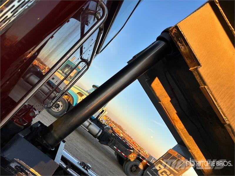 Peterbilt 389 6x4 T/A Dump Truck شاحنات قلابة