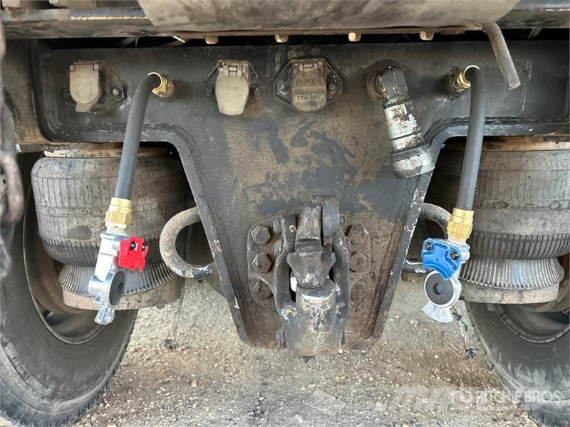 Peterbilt 389 6x4 T/A Dump Truck شاحنات قلابة