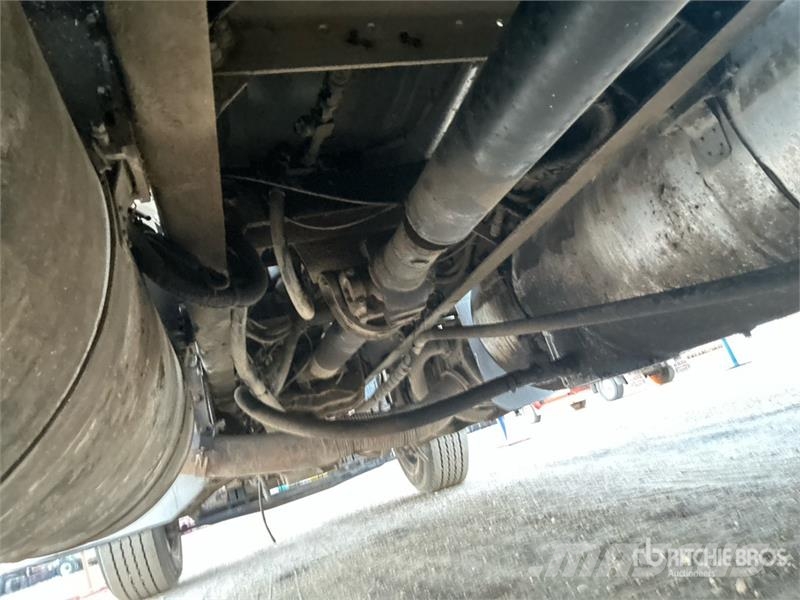 Peterbilt 389 6x4 T/A Dump Truck شاحنات قلابة