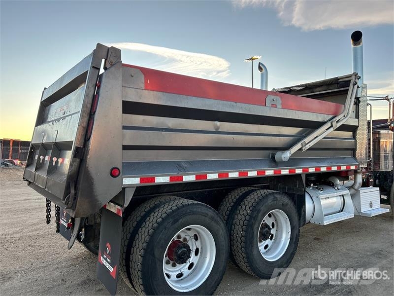 Peterbilt 389 6x4 T/A Dump Truck شاحنات قلابة