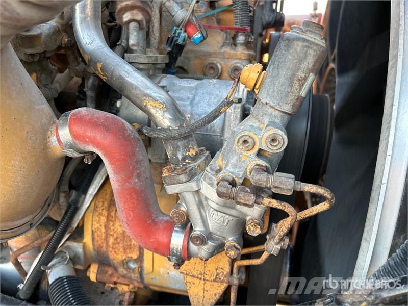 Peterbilt 389 6x4 T/A Dump Truck شاحنات قلابة